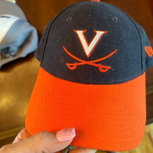 Two used uva hats wore maybe two times - Picture 3 of 16